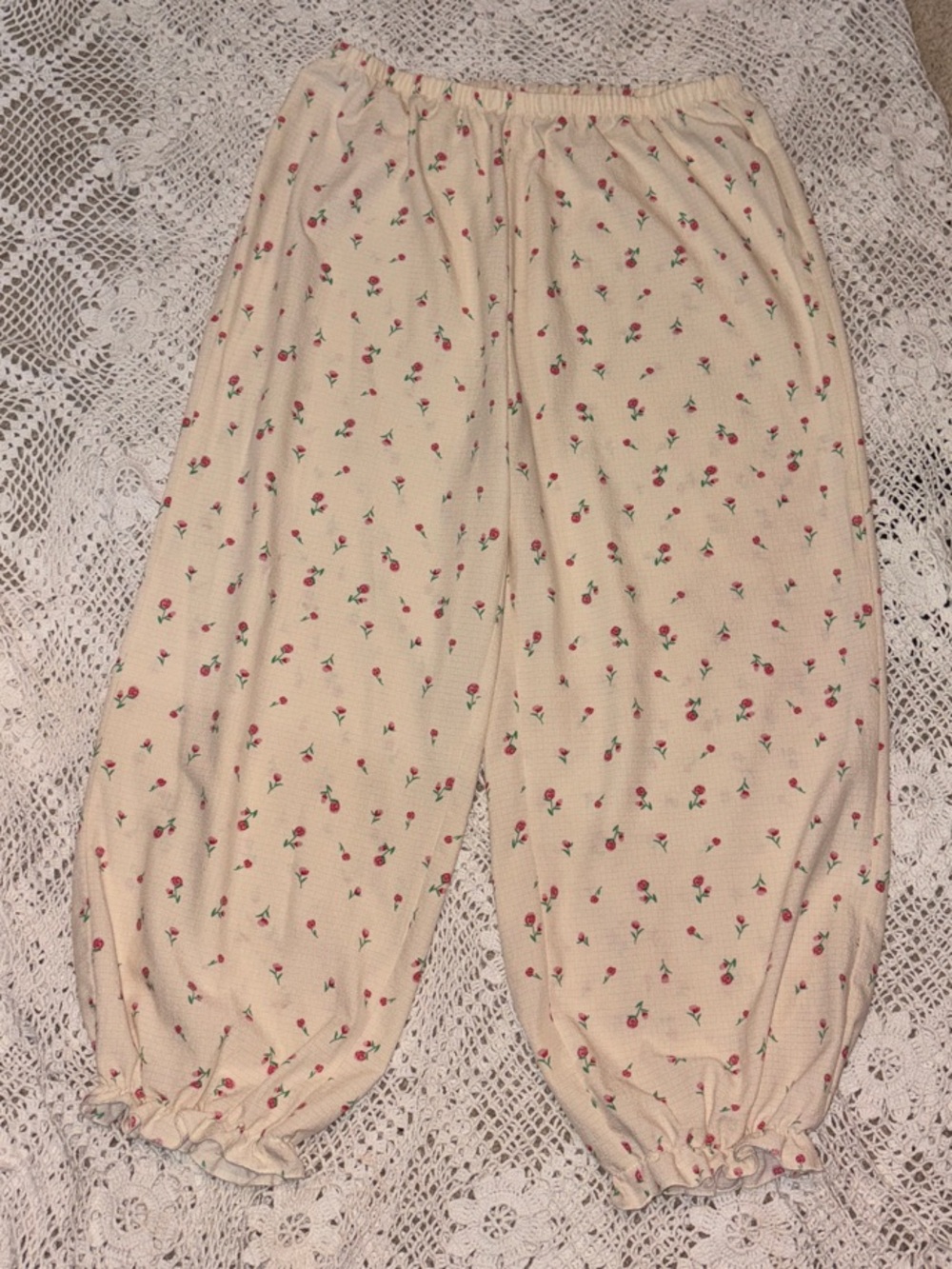 Cream Floral Elastic Waist pants